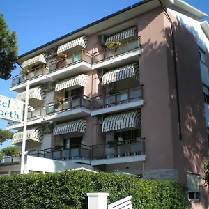 Elizabeth Marina di Pietrasanta
