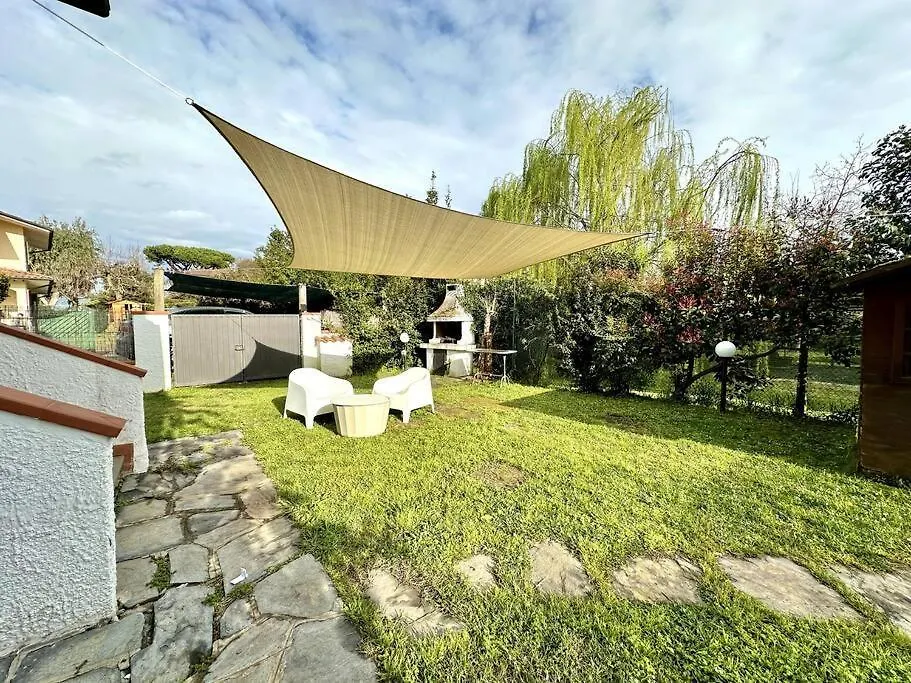 Holiday home Villa Private Garden Next The Sea Marina di Pietrasanta Italy